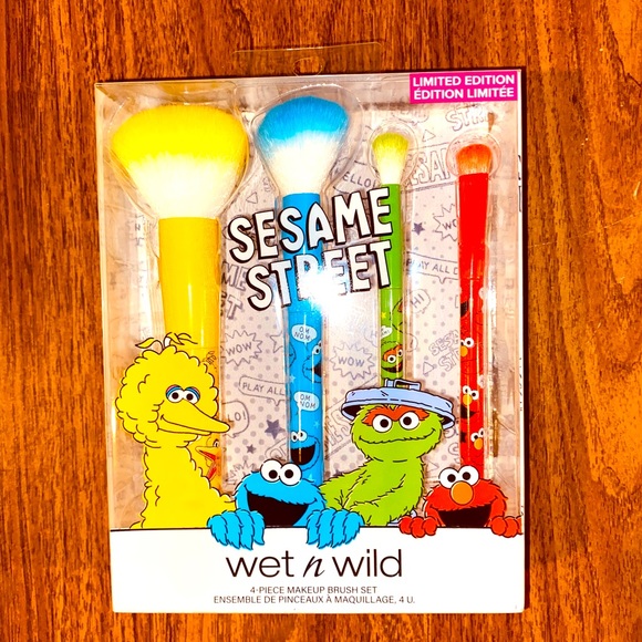 Limited Edition Sesame Street Makeup Brush Set - Picture 1 of 3